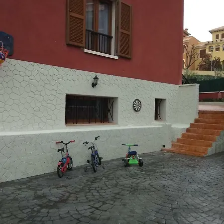 Terra-cotta Holiday home